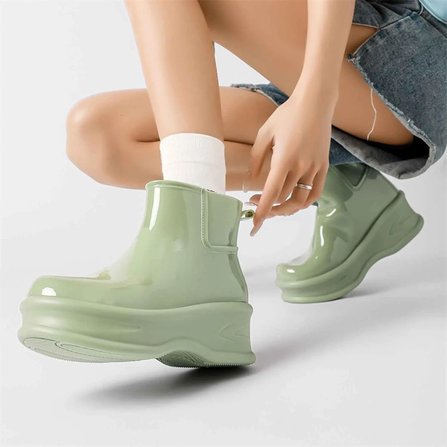 Durable Women's Rain Shoes Thick Sole Footwear Rainy Days Perfect Outdoor Activities Stylish and Rain Boots with Dogs