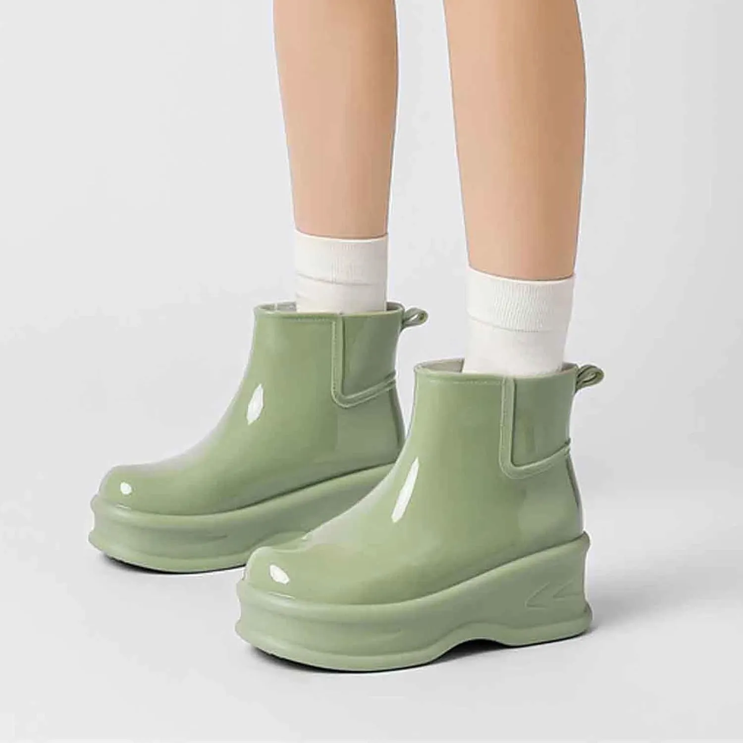 Durable Women's Rain Shoes Thick Sole Footwear Rainy Days Perfect Outdoor Activities Stylish and Rain Boots with Dogs