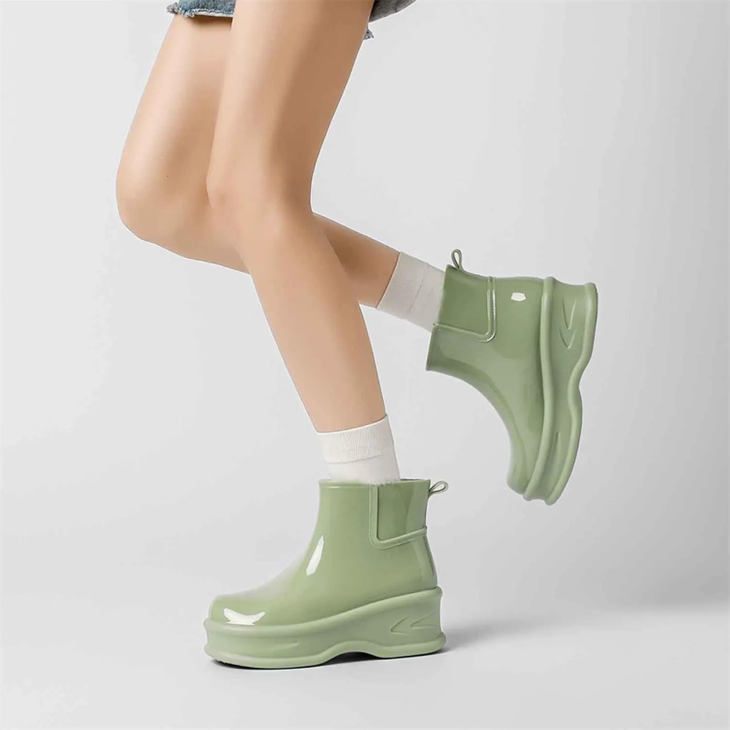 Durable Women's Rain Shoes Thick Sole Footwear Rainy Days Perfect Outdoor Activities Stylish and Rain Boots with Dogs