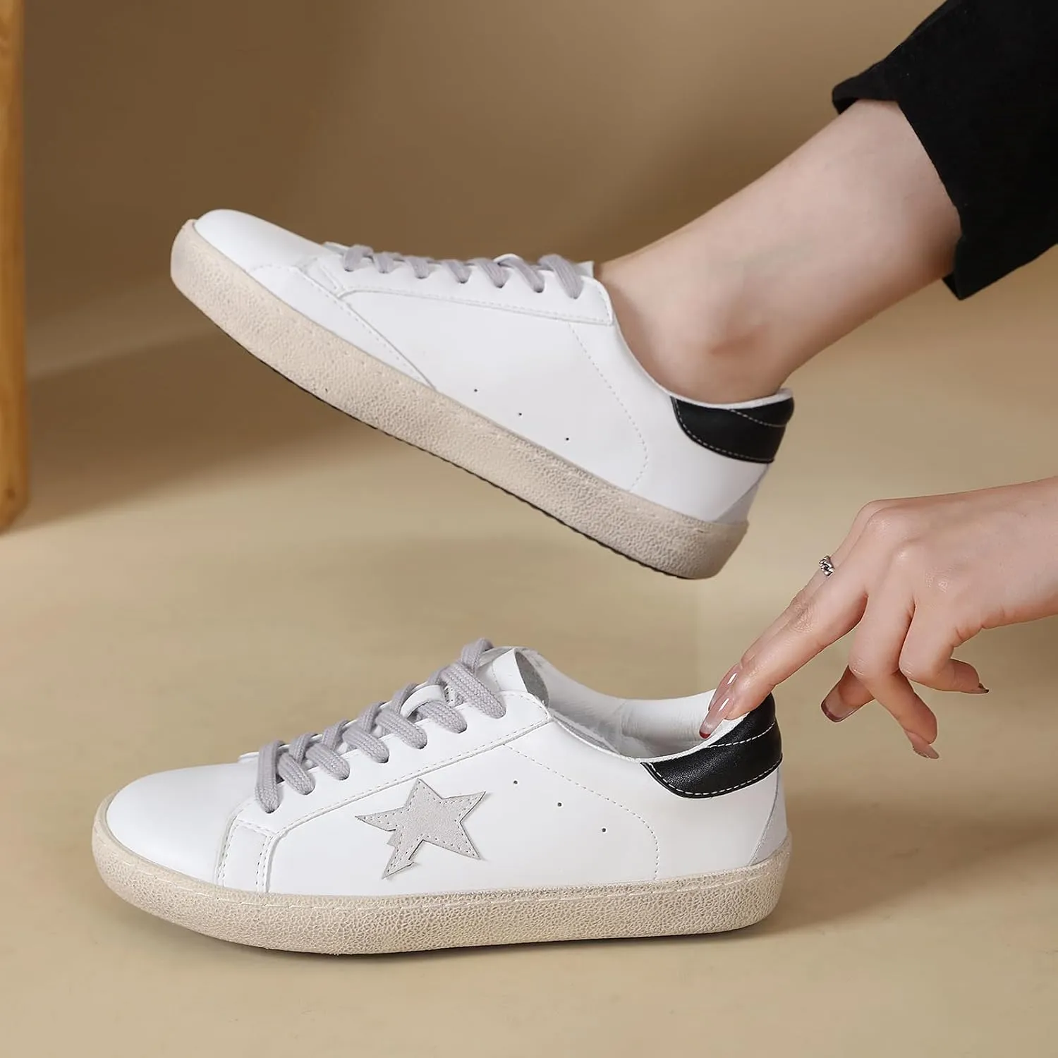 Sneakers for Women - Fashion Bling Star Sequins Sneaker - Cushioned Low Top Platform, Rubber Sole Leather Upper Lace Up Walking Shoes - Casual Comfortable Running Sports Shoes