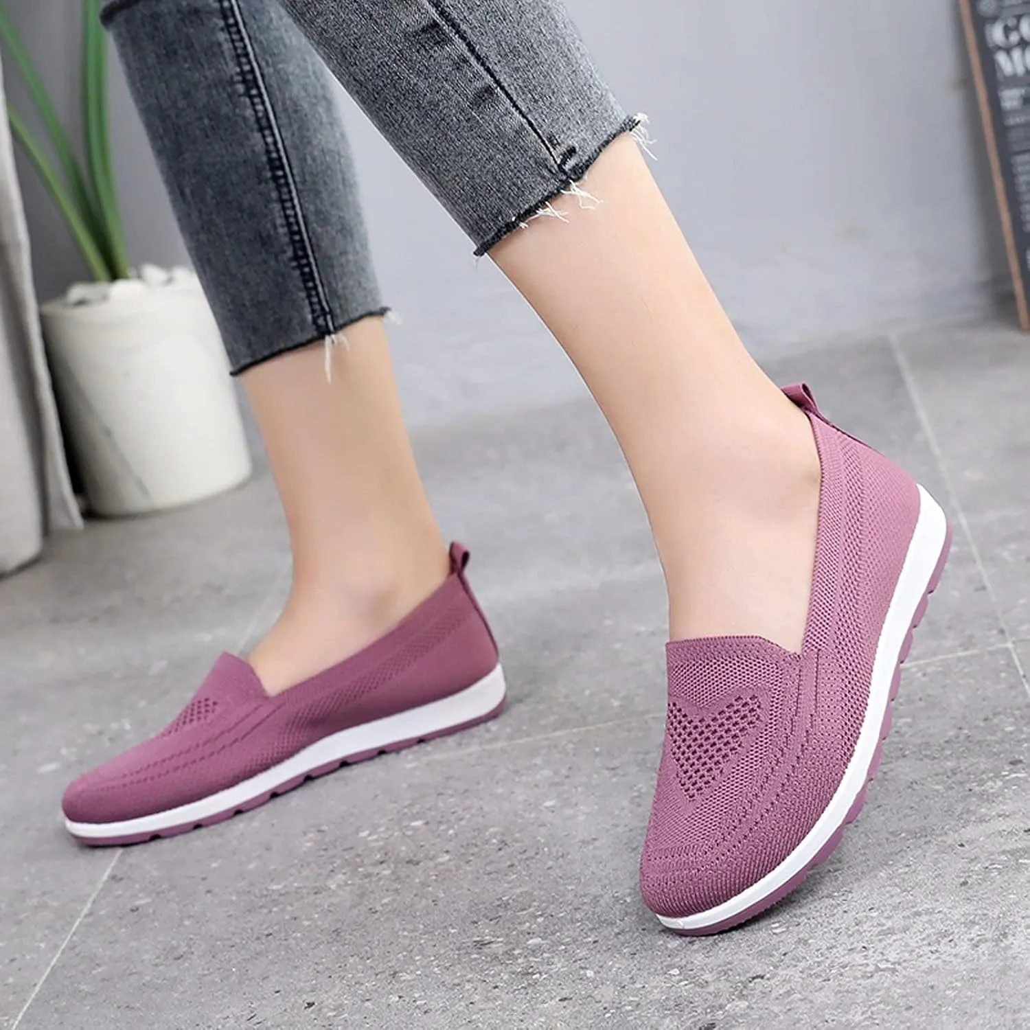 Womens Breathable Running Sports Shoes Low Top Tennis Shoes Non Slip Lightweight Walking Shoes Elderly Shoes